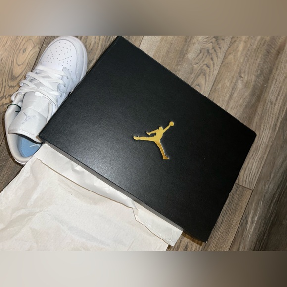 ****update; SOLD *** ✨ NIKE JORDAN GLITTER SWOOSH WHITE SPARKLE ✨ - Picture 15 of 16